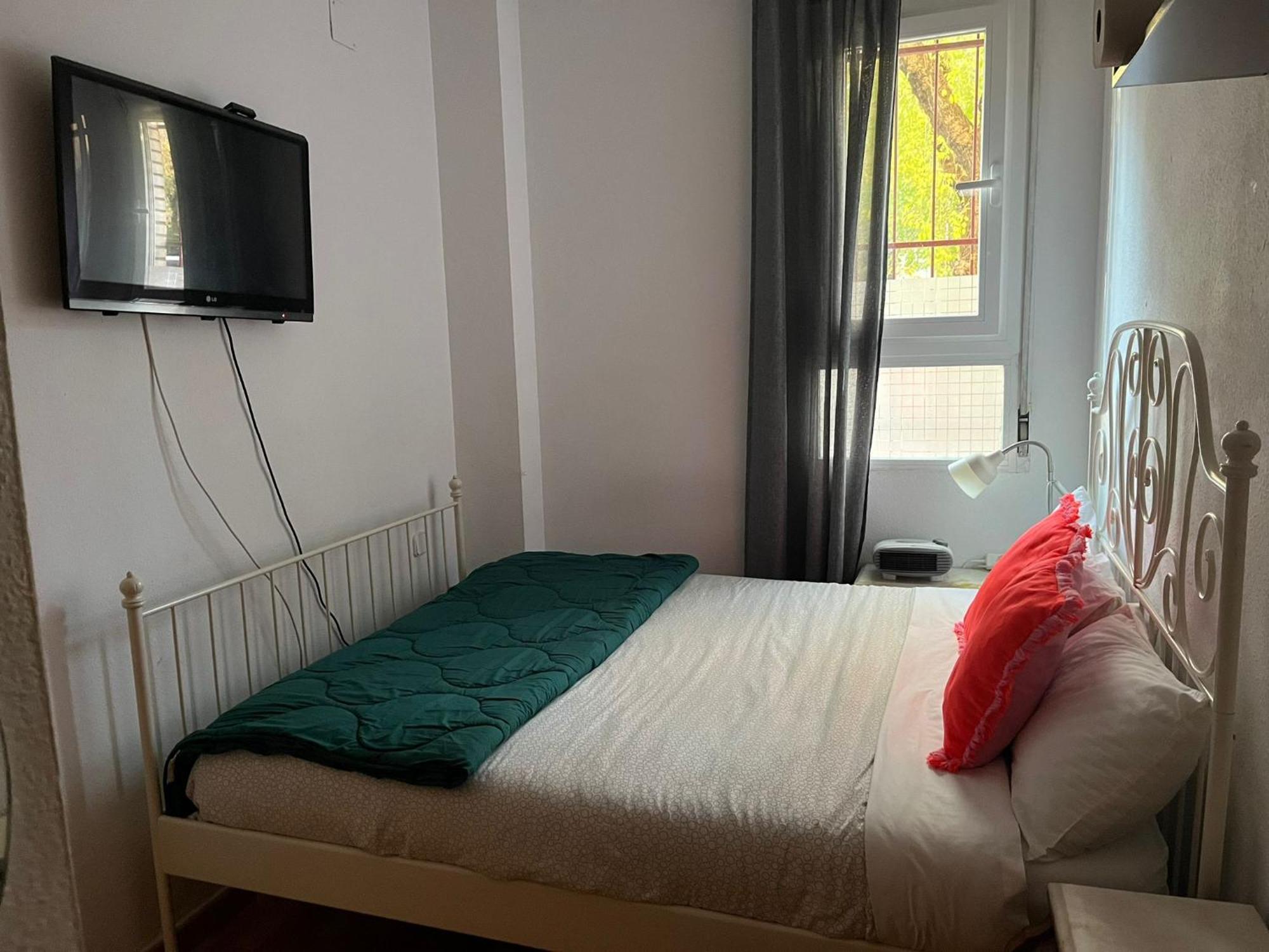 Acogedoras Habitaciones En Madrid Exterior photo
