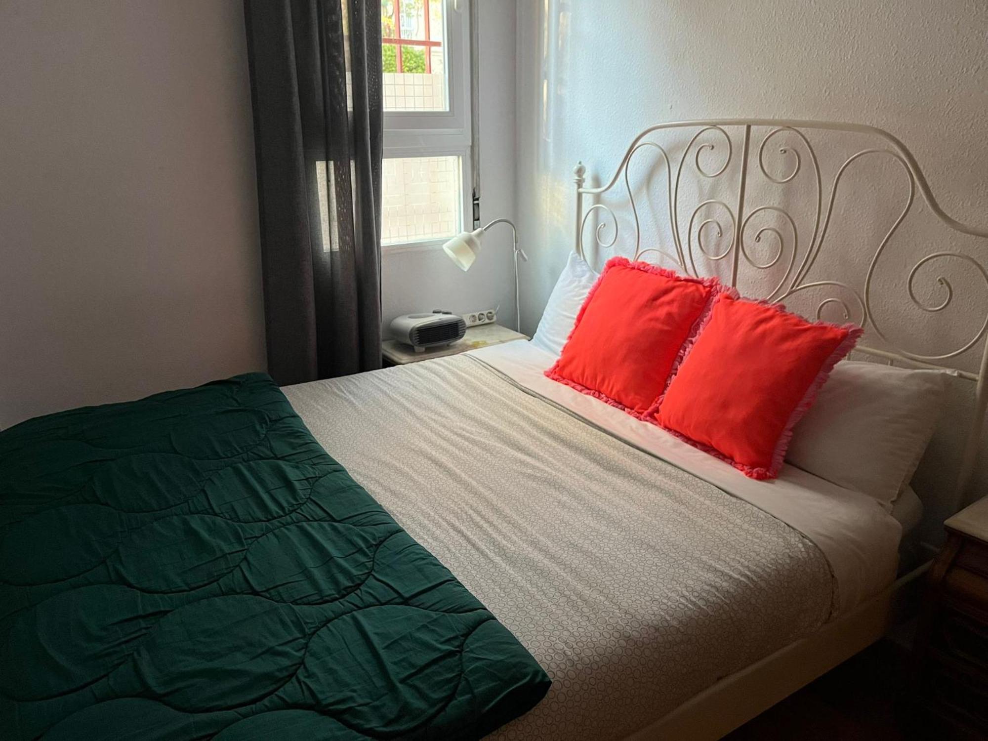 Acogedoras Habitaciones En Madrid Exterior photo