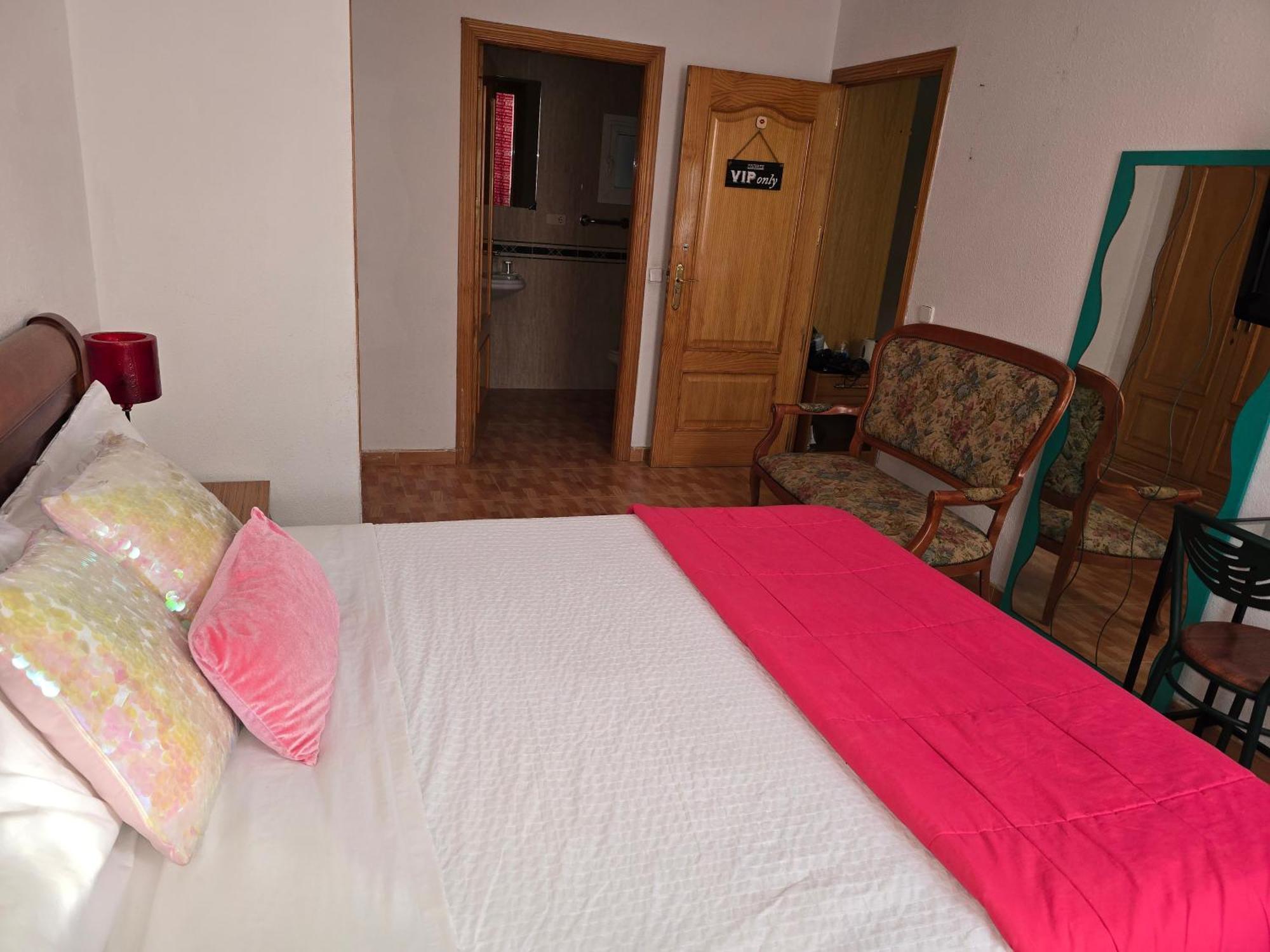 Acogedoras Habitaciones En Madrid Room photo