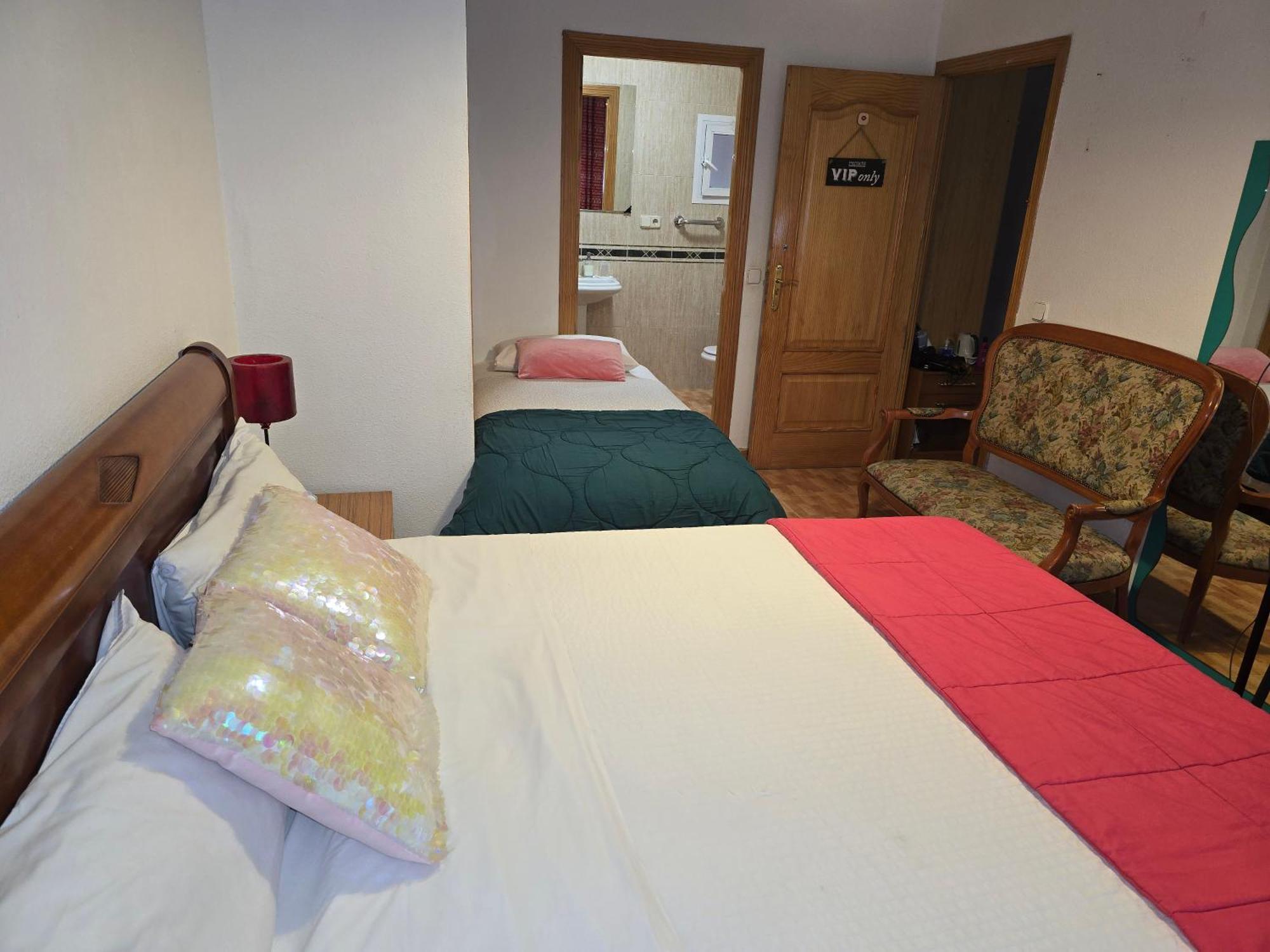 Acogedoras Habitaciones En Madrid Exterior photo