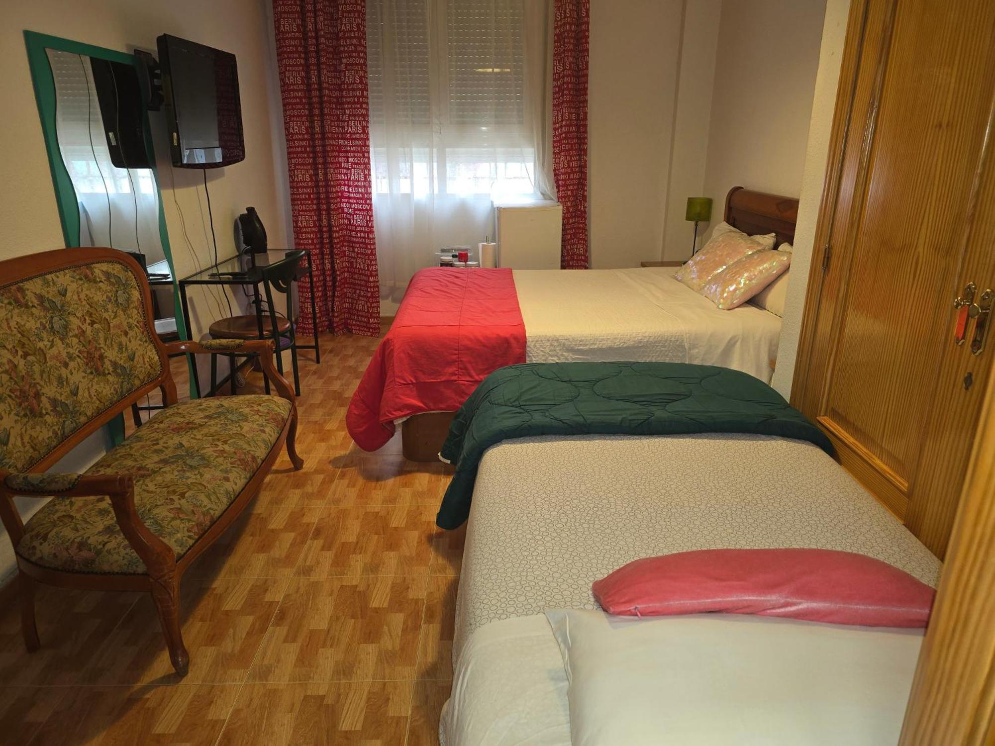 Acogedoras Habitaciones En Madrid Exterior photo